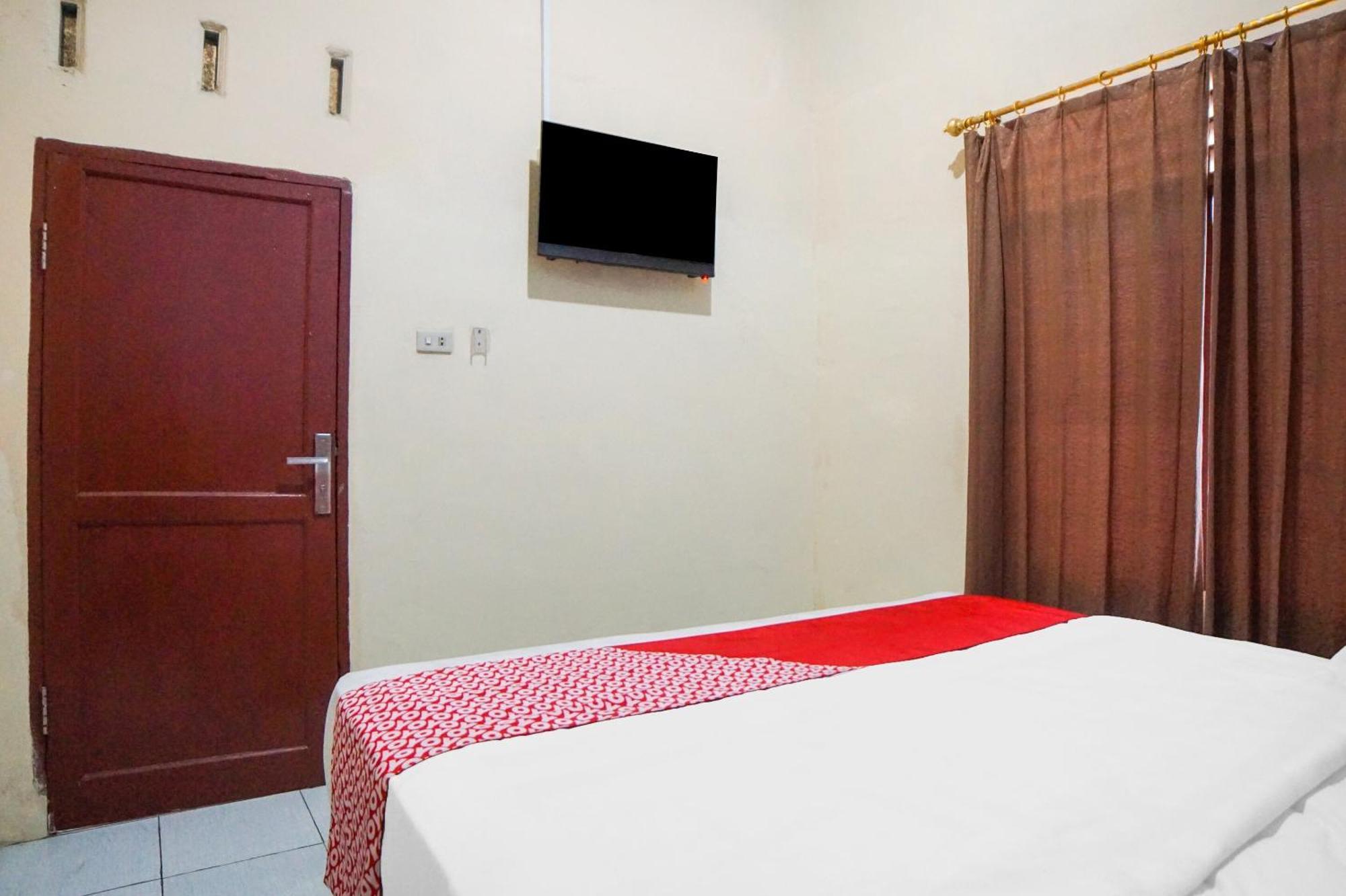 Oyo 92076 Sky Residence Cengkeh Medan Exterior photo